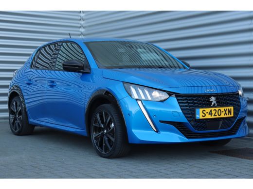 Peugeot e-208 Peugeot EV 136PK GT PACK AUTOMAAT / NAVI / LEDER / CLIMA / PDC / 17" LMV / CAMERA / KEYLESS / WIN... ActivLease financial lease