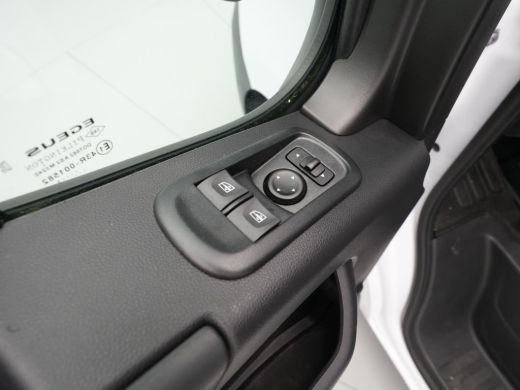 Renault Master T35 2.3 dCi 135 L2H2 Work Edition Navigatie Camera Trekhaak Imperial Carplay ActivLease financial lease