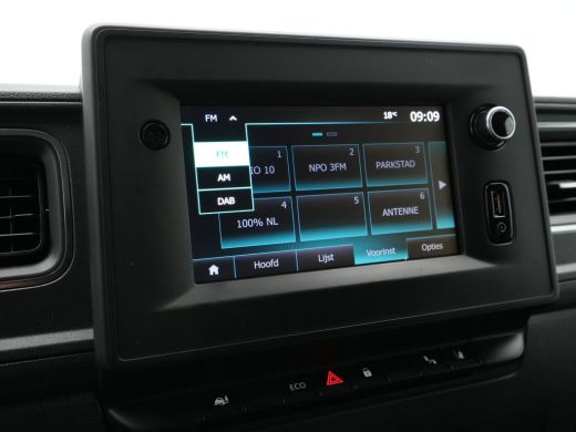 Renault Master T35 2.3 dCi 135 L2H2 Work Edition Navigatie Camera Trekhaak Imperial Carplay ActivLease financial lease