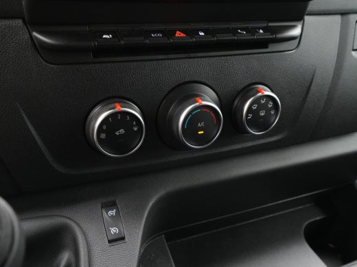 Renault Master T35 2.3 dCi 135 L2H2 Work Edition Navigatie Camera Trekhaak Imperial Carplay ActivLease financial lease