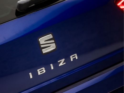 Seat Ibiza 1.0 TSI Sport Automaat (APPLE CARPLAY, CAMERA, ADAPTIVE CRUISE, SPORTSTOELEN, GETINT GLAS, LM VEL... ActivLease financial lease