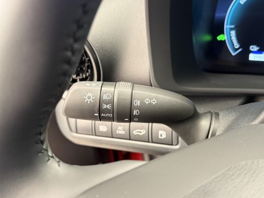 Toyota C-HR 2.0 Plug-in Hybrid 220 Executive **NIEUWE AUTO/ PLUS PACK/ DIRECT LEVERBAAR** ActivLease financial lease