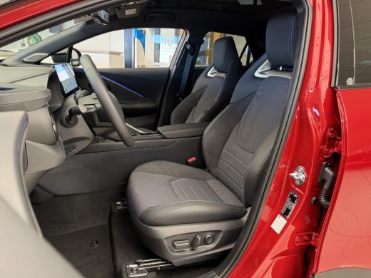 Toyota C-HR 2.0 Plug-in Hybrid 220 Executive **NIEUWE AUTO/ PLUS PACK/ DIRECT LEVERBAAR** ActivLease financial lease