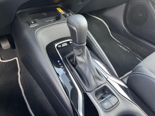 Toyota Corolla Touring Sports Hybrid 140 Dynamic | Apple CarPlay/Android auto | Achteruitrijcamera | Stoel en stuurverwarming ActivLease financial lease