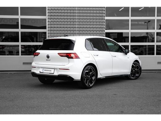Volkswagen Golf Volkswagen R-Line Edition Inclusief €2000,- inruilvoordeel | | 'App-Connect' draadloze smartphone... ActivLease financial lease