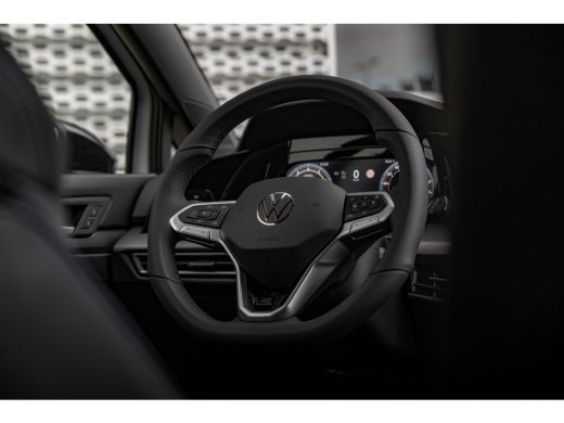 Volkswagen Golf Volkswagen R-Line Edition Inclusief €2000,- inruilvoordeel | | 'App-Connect' draadloze smartphone... ActivLease financial lease