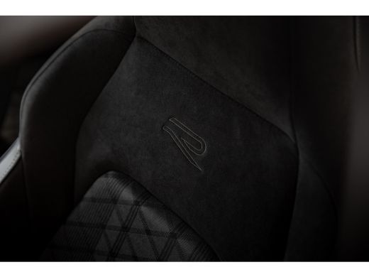 Volkswagen Golf Volkswagen R-Line Edition Inclusief €2000,- inruilvoordeel | | 'App-Connect' draadloze smartphone... ActivLease financial lease