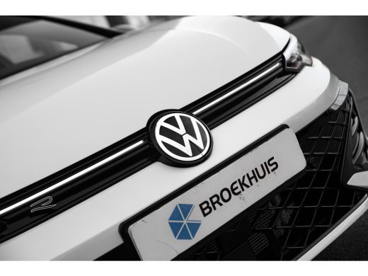 Volkswagen Golf Volkswagen R-Line Edition Inclusief €2000,- inruilvoordeel | | 'App-Connect' draadloze smartphone... ActivLease financial lease