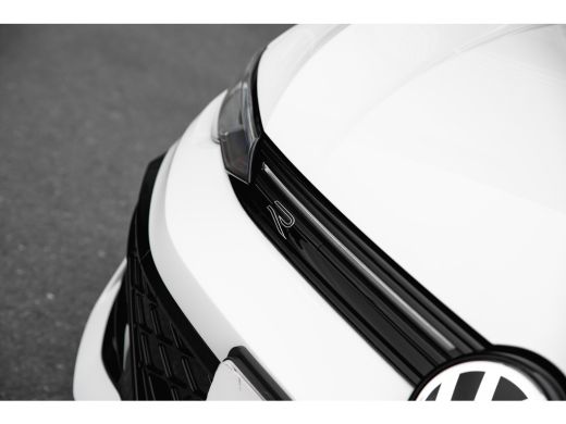 Volkswagen Golf Volkswagen R-Line Edition Inclusief €2000,- inruilvoordeel | | 'App-Connect' draadloze smartphone... ActivLease financial lease