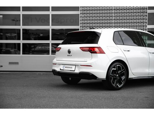Volkswagen Golf Volkswagen R-Line Edition Inclusief €2000,- inruilvoordeel | | 'App-Connect' draadloze smartphone... ActivLease financial lease