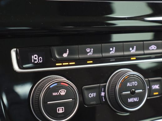Volkswagen GOLF Variant 1.6 TDI 110 PK ALLSTAR *BTW* + TREKHAAK / NAVIGATIE / LMV ActivLease financial lease