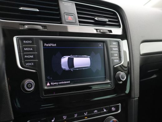 Volkswagen GOLF Variant 1.6 TDI 110 PK ALLSTAR *BTW* + TREKHAAK / NAVIGATIE / LMV ActivLease financial lease
