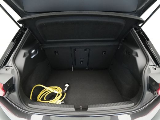 Volkswagen ID.3 First Plus 58 kWh Navigatie Camera iQ Light Stoelverwarming 220 ActivLease financial lease