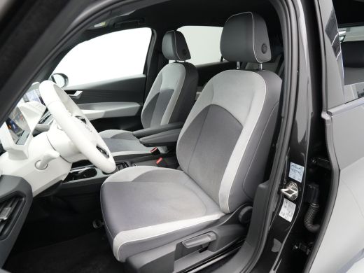 Volkswagen ID.3 First Plus 58 kWh Navigatie Camera iQ Light Stoelverwarming 220 ActivLease financial lease