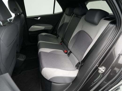 Volkswagen ID.3 First Plus 58 kWh Navigatie Camera iQ Light Stoelverwarming 220 ActivLease financial lease