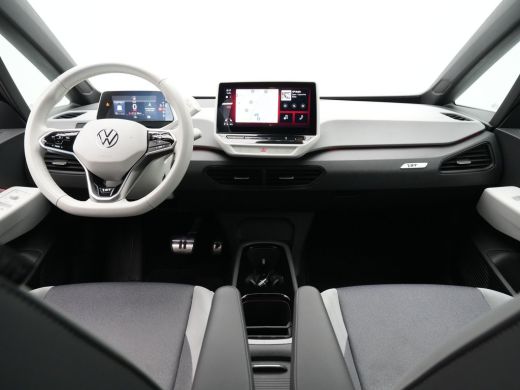 Volkswagen ID.3 First Plus 58 kWh Navigatie Camera iQ Light Stoelverwarming 220 ActivLease financial lease