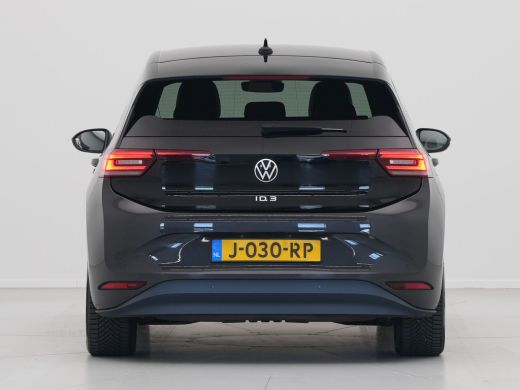Volkswagen ID.3 First Plus 58 kWh Navigatie Camera iQ Light Stoelverwarming 220 ActivLease financial lease
