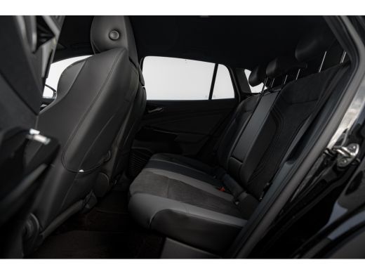 Volkswagen ID.4 Volkswagen Pro Business Inclusief €2000,- inruilvoordeel | 'App-Connect' draadloze smartphone int... ActivLease financial lease