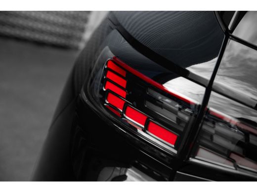Volkswagen ID.4 Volkswagen Pro Business Inclusief €2000,- inruilvoordeel | 'App-Connect' draadloze smartphone int... ActivLease financial lease