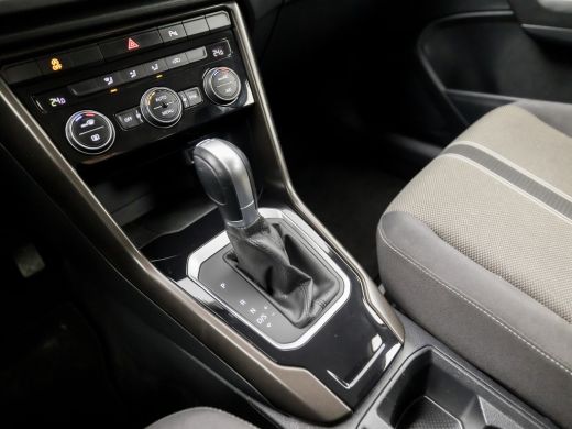 Volkswagen T-Roc 1.5 TSI Sport 150Pk Automaat (APPLE CARPLAY, GROOT NAVI, CLIMATE, ADAPTIVE CRUISE, SPORTSTOELEN, ... ActivLease financial lease