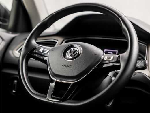 Volkswagen T-Roc 1.5 TSI Sport 150Pk Automaat (APPLE CARPLAY, GROOT NAVI, CLIMATE, ADAPTIVE CRUISE, SPORTSTOELEN, ... ActivLease financial lease