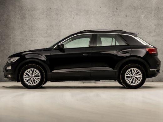 Volkswagen T-Roc 1.5 TSI Sport 150Pk Automaat (APPLE CARPLAY, GROOT NAVI, CLIMATE, ADAPTIVE CRUISE, SPORTSTOELEN, ... ActivLease financial lease