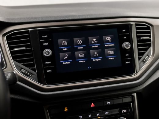 Volkswagen T-Roc 1.5 TSI Sport 150Pk Automaat (APPLE CARPLAY, GROOT NAVI, CLIMATE, ADAPTIVE CRUISE, SPORTSTOELEN, ... ActivLease financial lease
