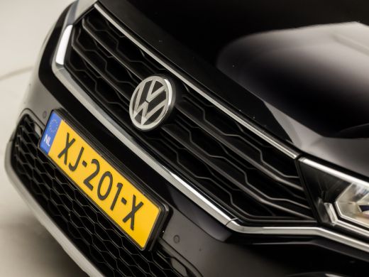 Volkswagen T-Roc 1.5 TSI Sport 150Pk Automaat (APPLE CARPLAY, GROOT NAVI, CLIMATE, ADAPTIVE CRUISE, SPORTSTOELEN, ... ActivLease financial lease