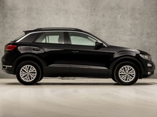 Volkswagen T-Roc 1.5 TSI Sport 150Pk Automaat (APPLE CARPLAY, GROOT NAVI, CLIMATE, ADAPTIVE CRUISE, SPORTSTOELEN, ... ActivLease financial lease