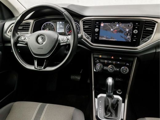 Volkswagen T-Roc 1.5 TSI Sport 150Pk Automaat (APPLE CARPLAY, GROOT NAVI, CLIMATE, ADAPTIVE CRUISE, SPORTSTOELEN, ... ActivLease financial lease