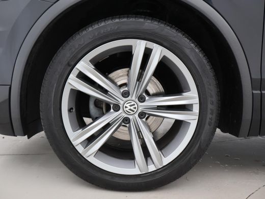 Volkswagen Tiguan 1.5 TSI 150 PK ACT DSG R-LINE HIGHLINE + TREKHAAK | VIRTUAL COCKPIT | ADAPTIVE CRUISE ActivLease financial lease