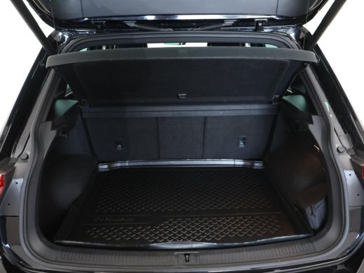 Volkswagen Tiguan 1.5 TSI 150 PK ACT DSG R-LINE HIGHLINE + TREKHAAK | VIRTUAL COCKPIT | ADAPTIVE CRUISE ActivLease financial lease