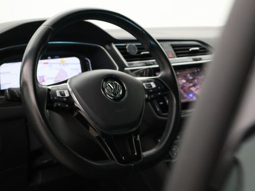 Volkswagen Tiguan 1.5 TSI 150 PK ACT DSG R-LINE HIGHLINE + TREKHAAK | VIRTUAL COCKPIT | ADAPTIVE CRUISE ActivLease financial lease