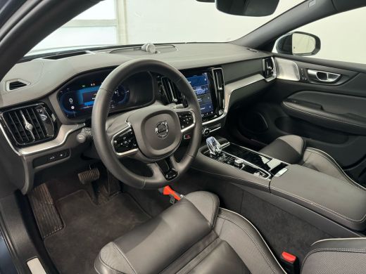 Volvo  S60 Volvo Recharge T6 AWD Ultimate Dark | Bowers & Wilkins | 360o Camera | Trekhaak | 20"Lichtmetaal ... ActivLease financial lease