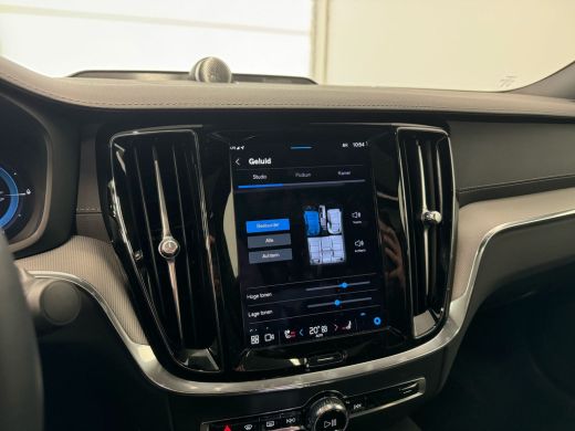 Volvo  S60 Volvo Recharge T6 AWD Ultimate Dark | Bowers & Wilkins | 360o Camera | Trekhaak | 20"Lichtmetaal ... ActivLease financial lease
