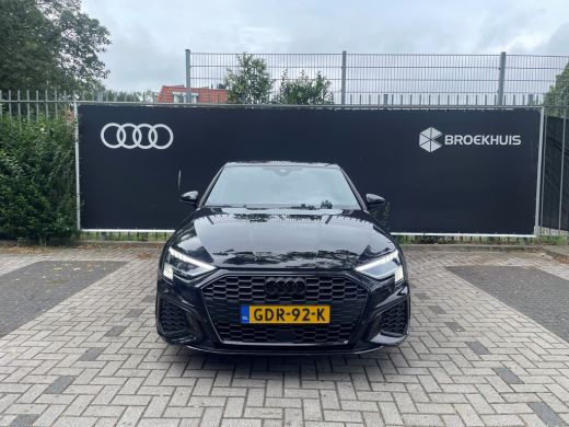 Audi A3 Limousine 35 TFSI S edition | 150 PK/19 inch velgen/Camera achter/Adaptieve cruise control/ | Opt... ActivLease financial lease