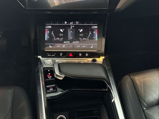 Audi e-tron e-tron 50 quattro Launch edition plus 71 kWh / MMI navigatie plus / Adaptive cruise control / Aud... ActivLease financial lease