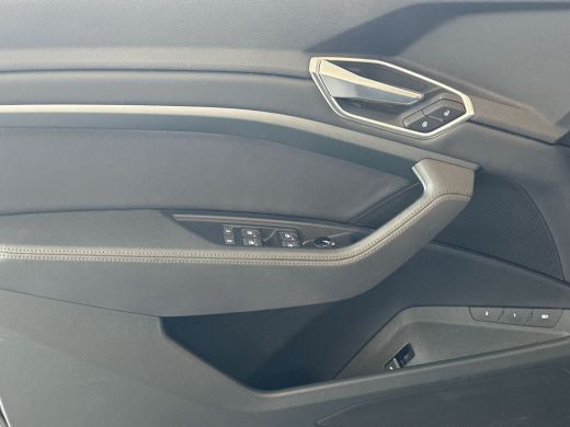 Audi e-tron e-tron 50 quattro Launch edition plus 71 kWh / MMI navigatie plus / Adaptive cruise control / Aud... ActivLease financial lease