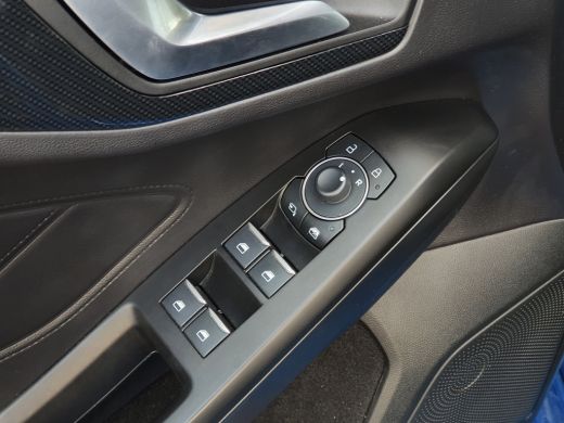 Ford Focus 1.0 EcoBoost Hybrid ST Line Automaat | Panoramadak Winterpack | Camera ActivLease financial lease