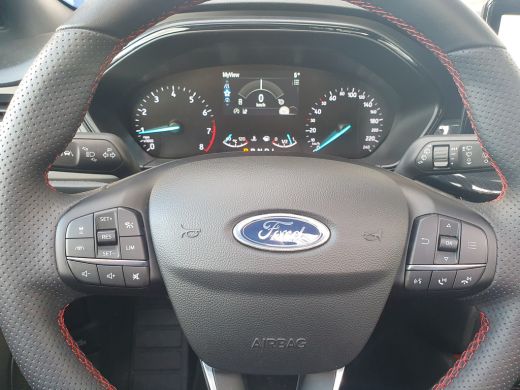 Ford Focus 1.0 EcoBoost Hybrid ST Line Automaat | Panoramadak Winterpack | Camera ActivLease financial lease