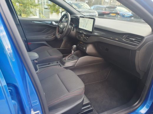 Ford Focus 1.0 EcoBoost Hybrid ST Line Automaat | Panoramadak Winterpack | Camera ActivLease financial lease