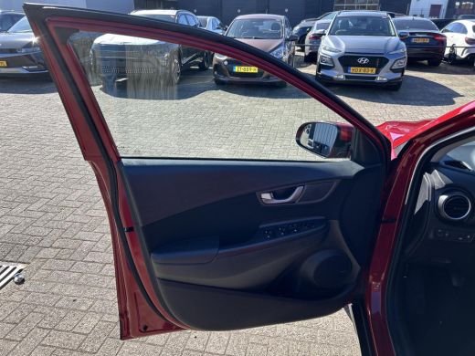 Hyundai KONA 1.0 T-GDI Comfort | Navigatie | Licht metalen velgen | Climate Control | All Season banden | ActivLease financial lease