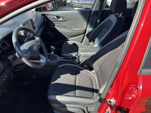 Hyundai KONA 1.0 T-GDI Comfort | Navigatie | Licht metalen velgen | Climate Control | All Season banden | ActivLease financial lease