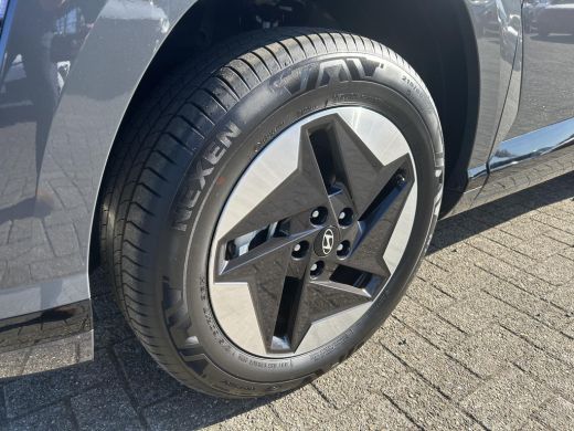 Hyundai KONA Electric Comfort Smart 65.4 kWh ActivLease financial lease
