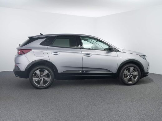 Opel Grandland 1.6 Turbo PHEV 225 pk | Adaptieve Cruise Controle | Stuurverwarming | Achteruitrijcamera | ActivLease financial lease