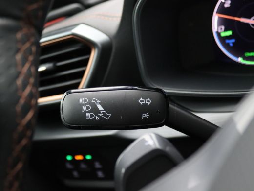 Seat Leon Sportstourer 1.4 e-Hybrid 245 PK DSG lederen bekleding, full led, cruise control, elek. bedienbare voorstoel m... ActivLease financial lease