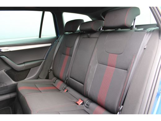Skoda Octavia Combi Combi 1.0 TSI Greentech Sport Business | NAVI | CARPLAY | | NAVI | APPLE CARPLAY | ANDROID ... ActivLease financial lease