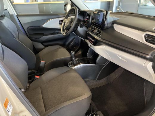 Suzuki Swift 1.2 Style Smart Hybrid Airco | Navigatiesysteem | Lichtmetalen velgen | Stoelverwarming | Cruise ... ActivLease financial lease