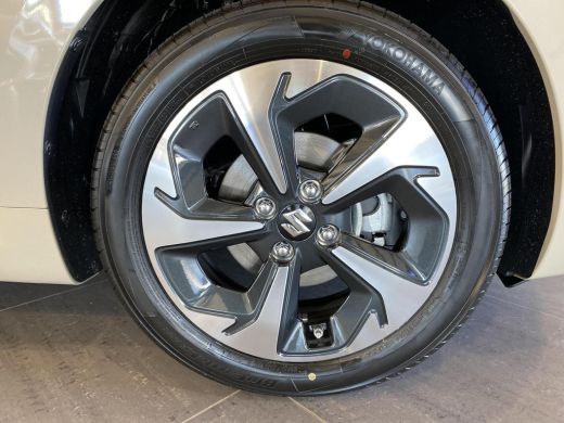 Suzuki Swift 1.2 Style Smart Hybrid Airco | Navigatiesysteem | Lichtmetalen velgen | Stoelverwarming | Cruise ... ActivLease financial lease