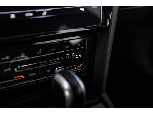 Volkswagen Passat Variant 1.4 TSI PHEV GTE Business | Winterpakket | Carplay | Camera ActivLease financial lease